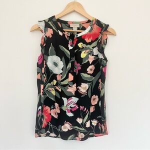 Loft Outlet Watercolor Floral Sleeveless Top in Black w Ruffles Top Buttons XS